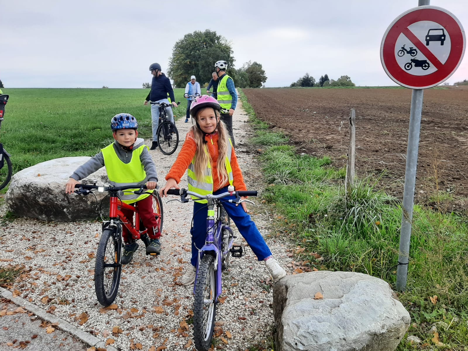 Balade à vélo depuis le bâtiment George Sand jusqu’à l’arboretum et retour à vélo.