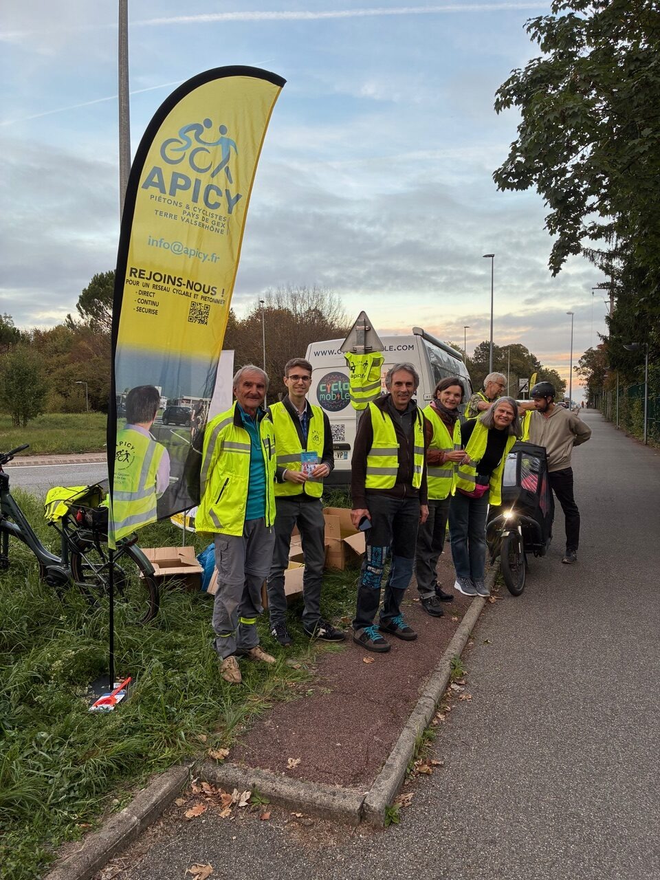 Opération Cyclistes Brillez à Ferney-Voltaire